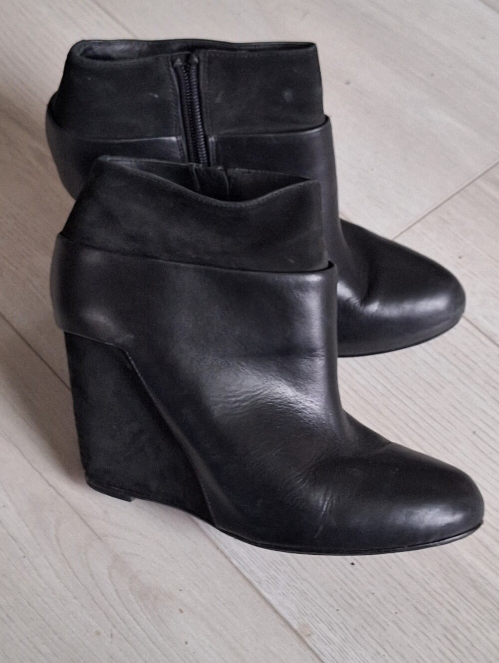 Vince Camuto Wedge Leather And Suede Ankle Booties 7.5